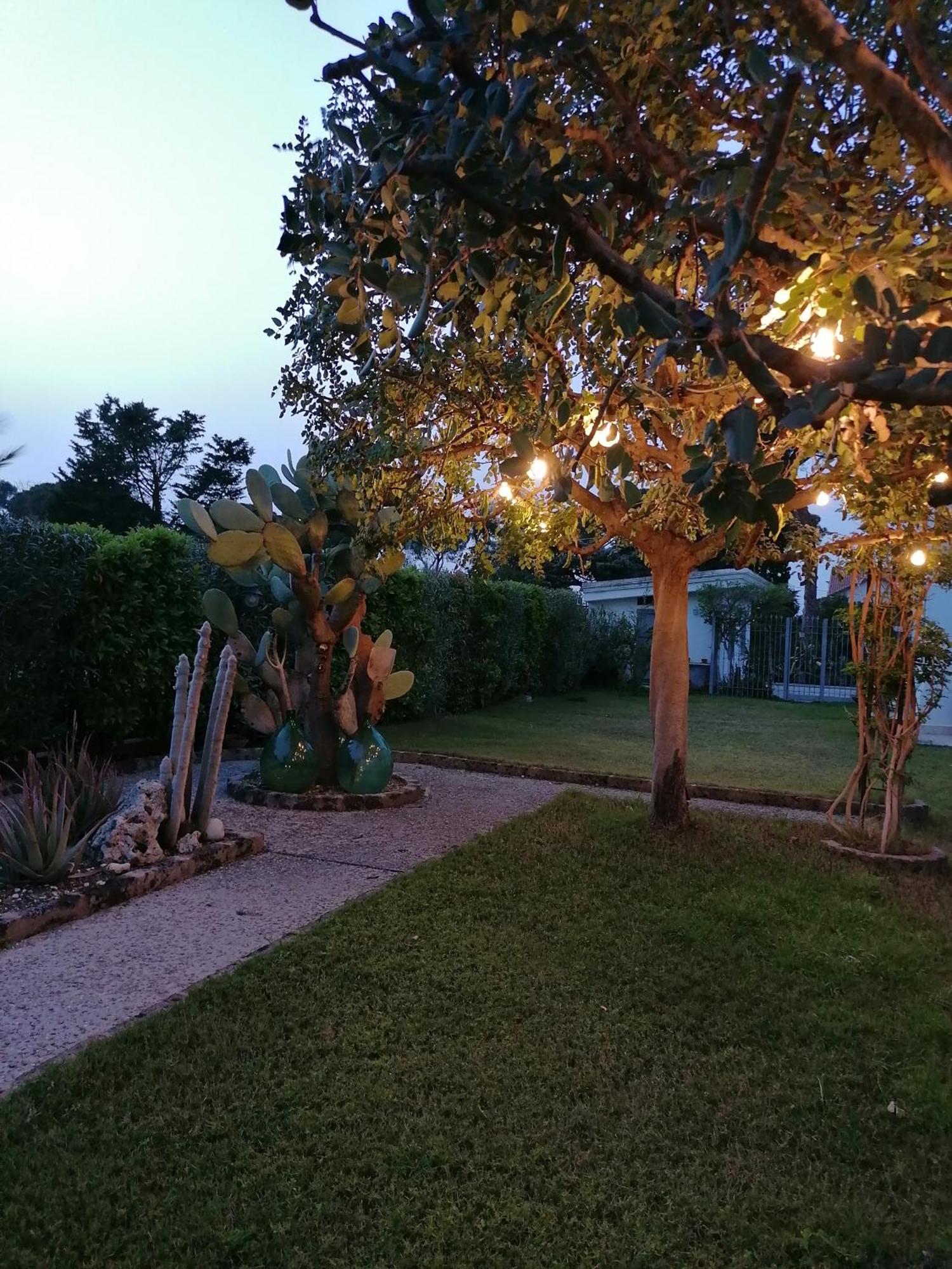 Il Giardino Del Te Hotel Barletta Luaran gambar