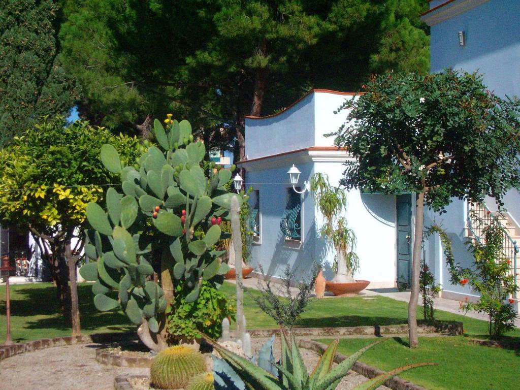 Il Giardino Del Te Hotel Barletta Luaran gambar